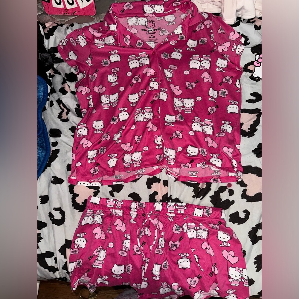 Hello Kitty Pink Pajama Set